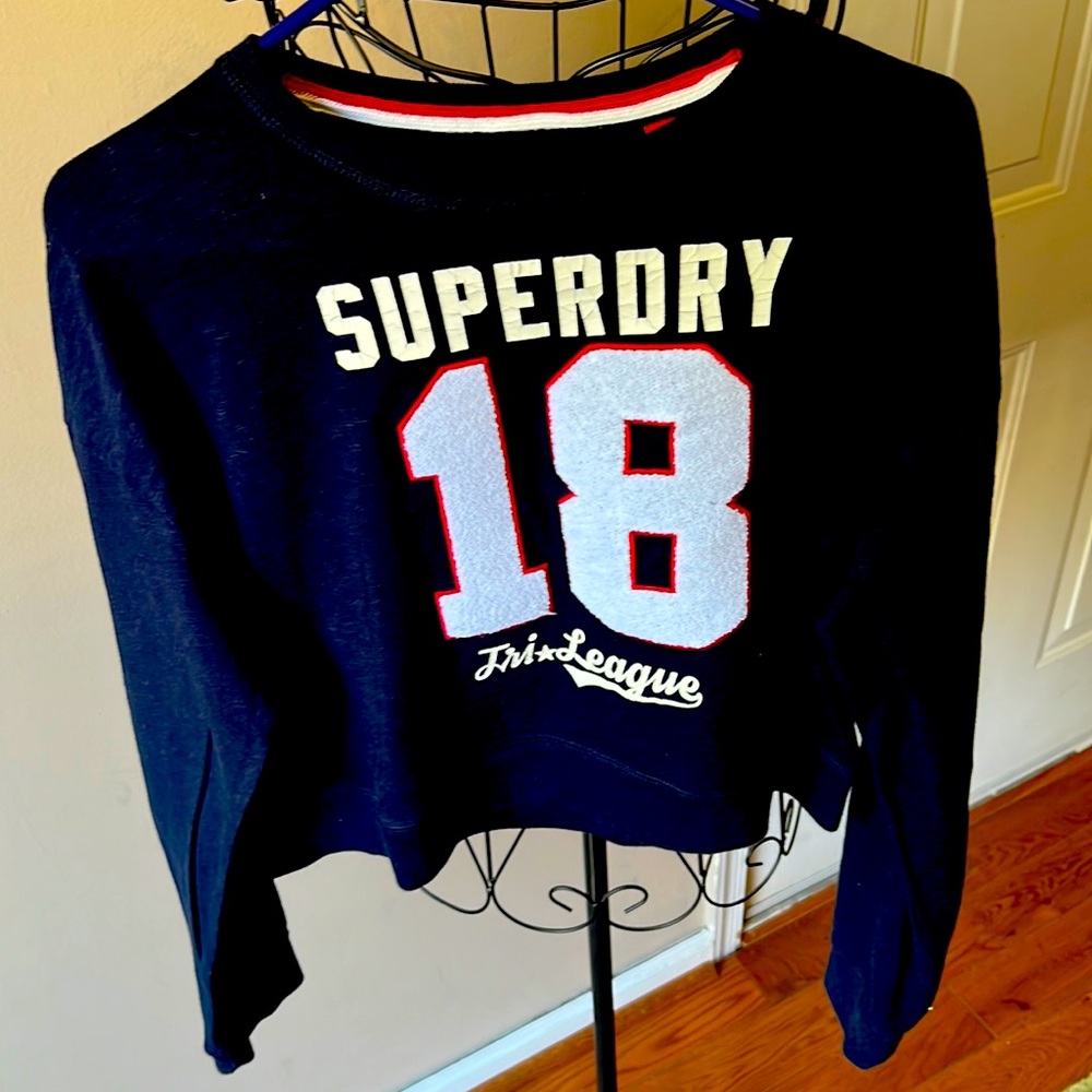 Womens Superdry cropped top T-shirt navy blue and white in color.